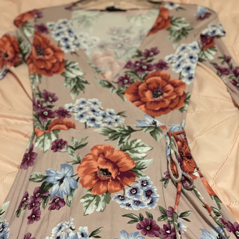 Forever 21 long sleeve floral dress